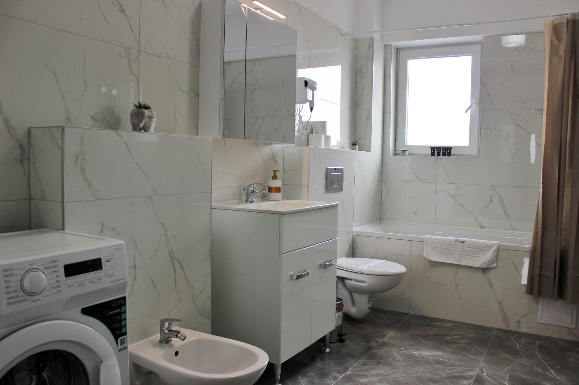 Cozy Apartments In Centre Of Suceava Near Kaufland And University Extérieur photo